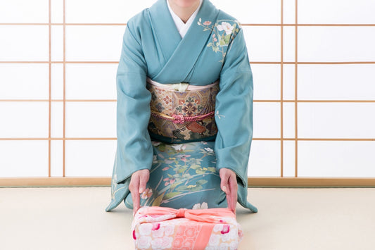 20 Small Details to Instantly Avoid Being an “Awkward Tourist”!